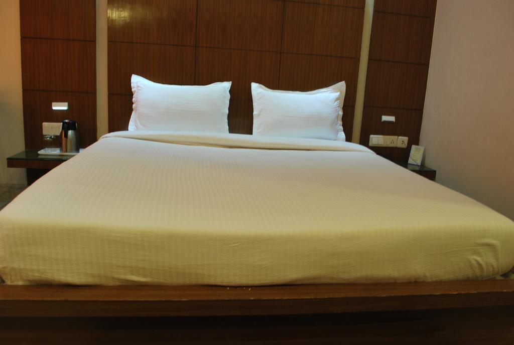 Hotel Basera Brij Bhoomi Vrindavan Exterior photo