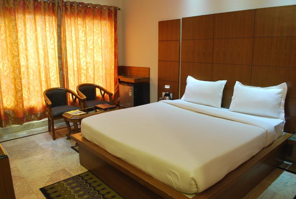 Hotel Basera Brij Bhoomi Vrindavan Room photo