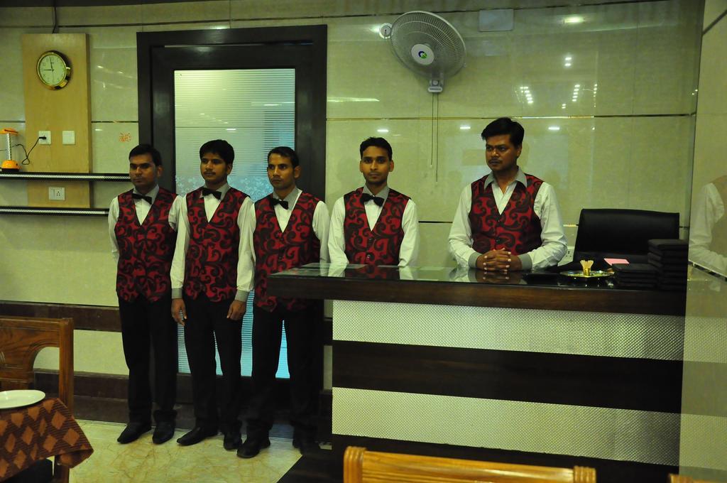 Hotel Basera Brij Bhoomi Vrindavan Exterior photo