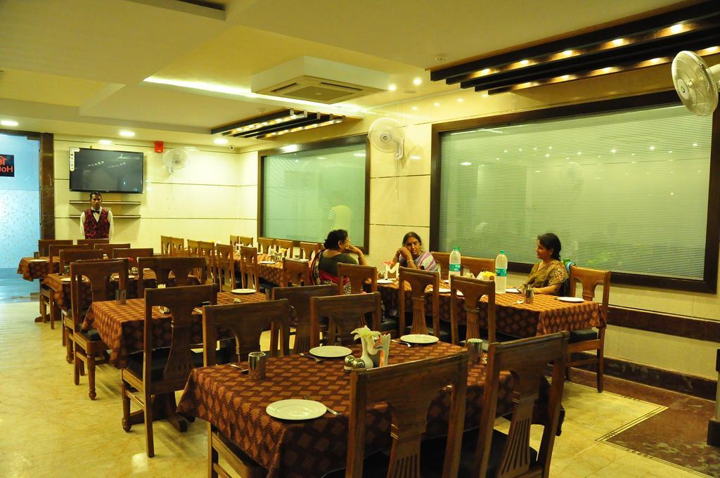 Hotel Basera Brij Bhoomi Vrindavan Exterior photo