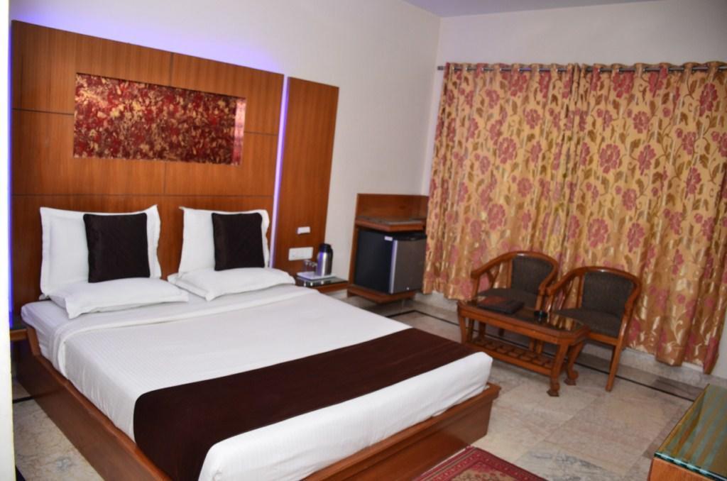 Hotel Basera Brij Bhoomi Vrindavan Exterior photo